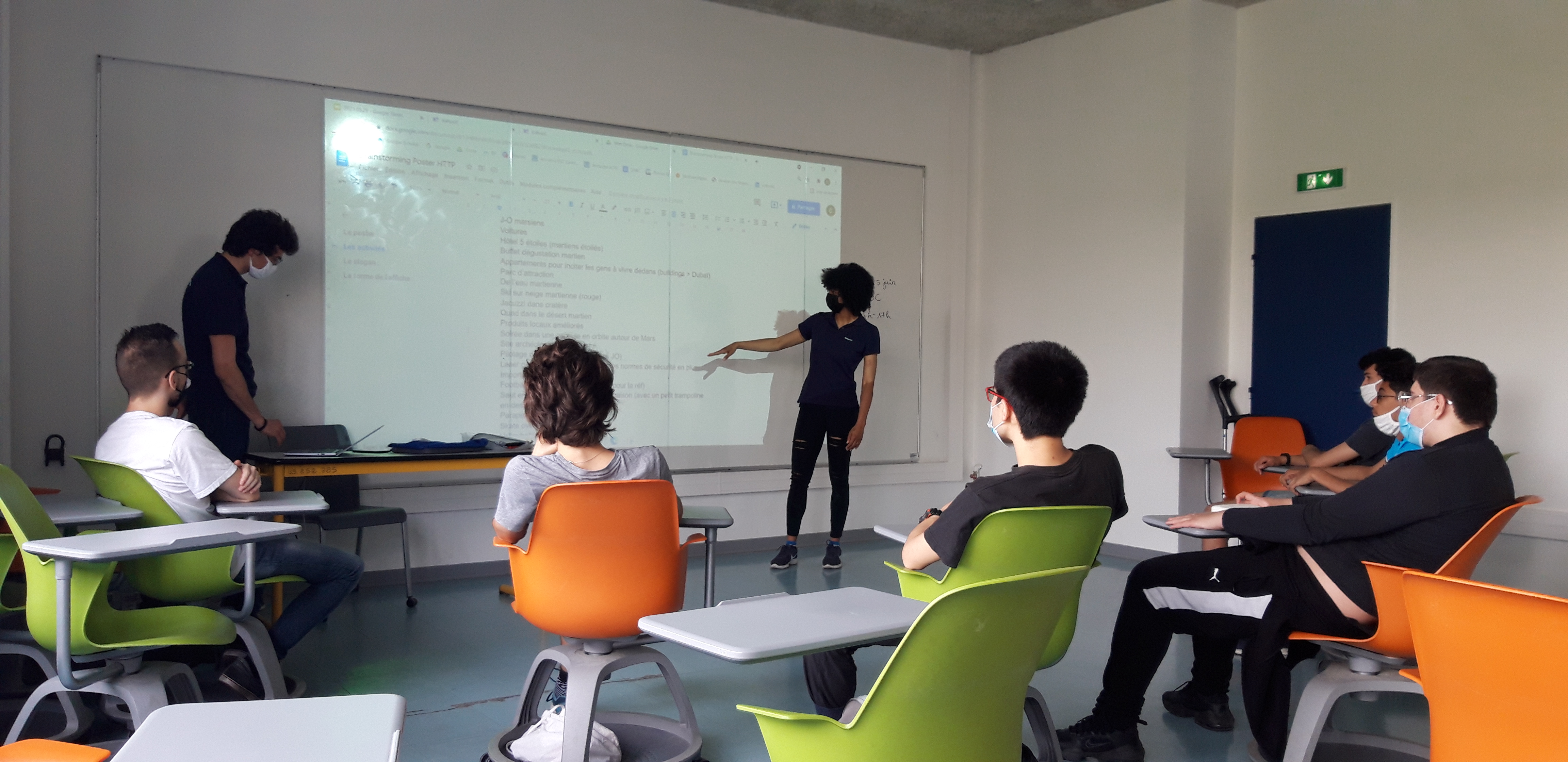 Séance de tutorat en classe