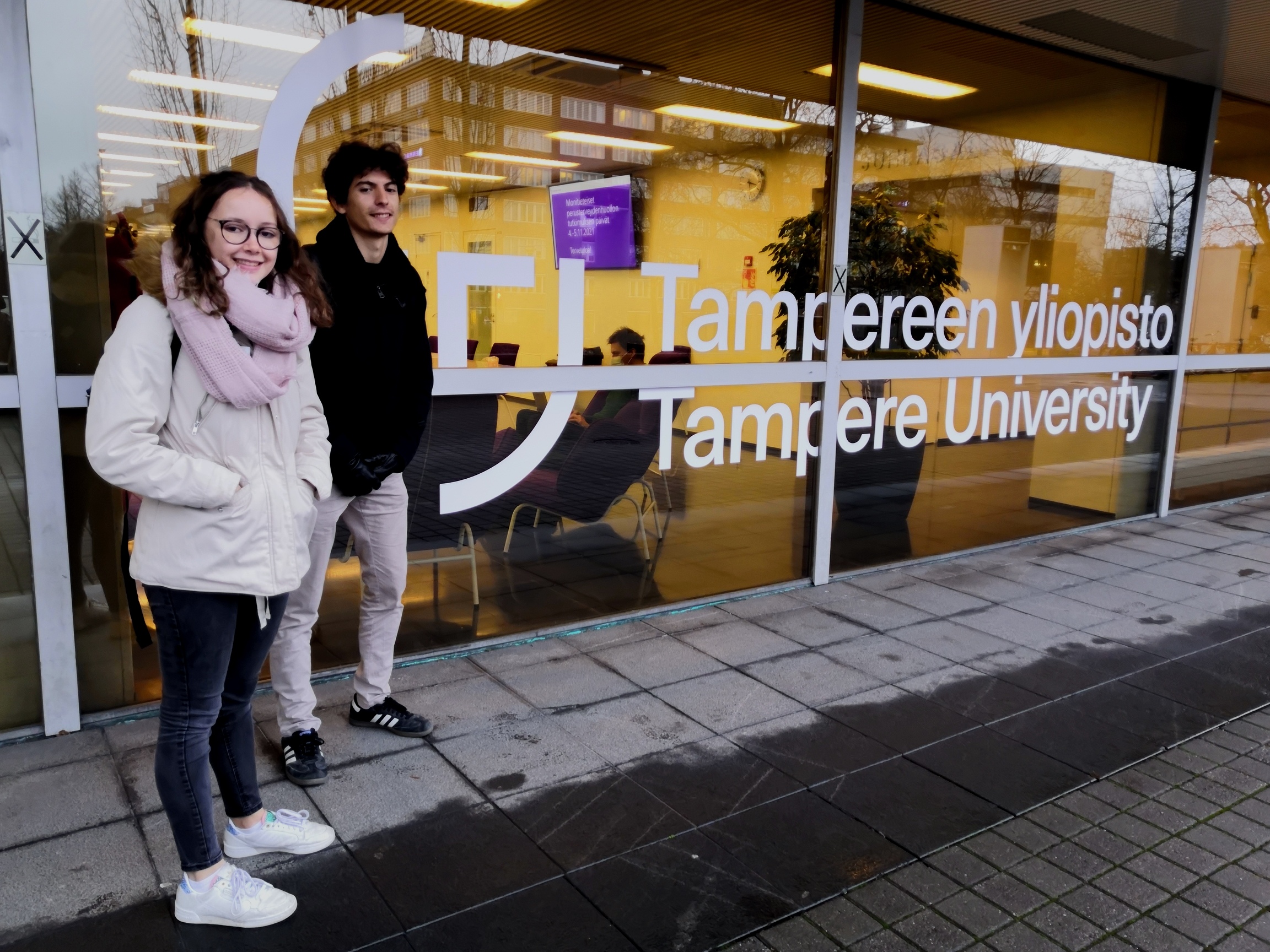 Etudiants de Centrale Marseille devant l'université de Tampere