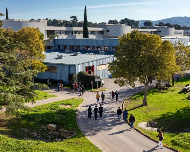 Vue aérienne du campus de Marseille