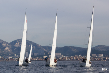3 bateaux dans la rade de Marseille